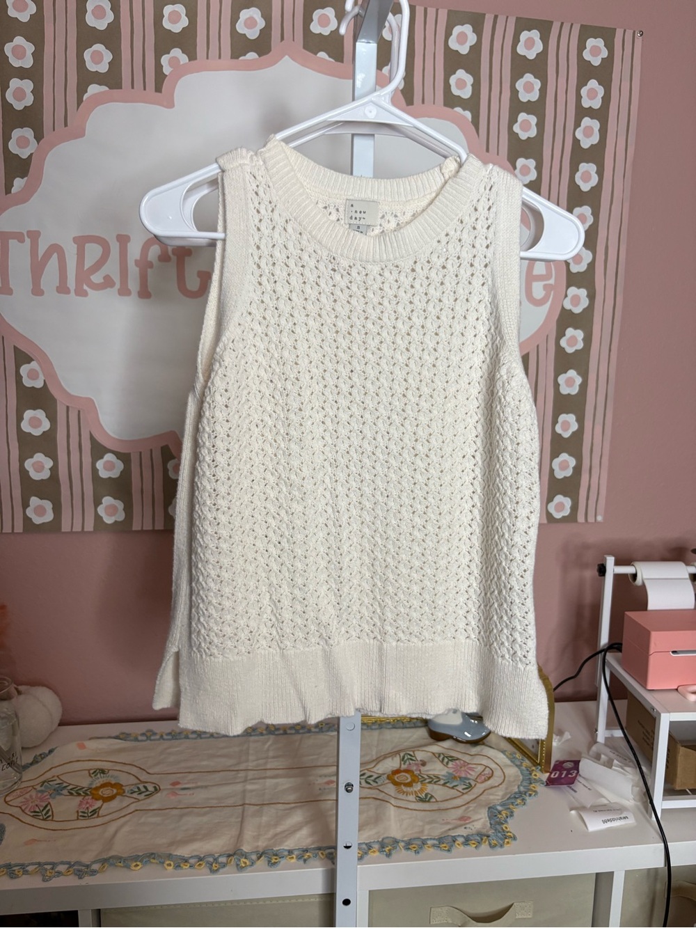 A new day size small Sleeveless Knit Tank Top - Cream